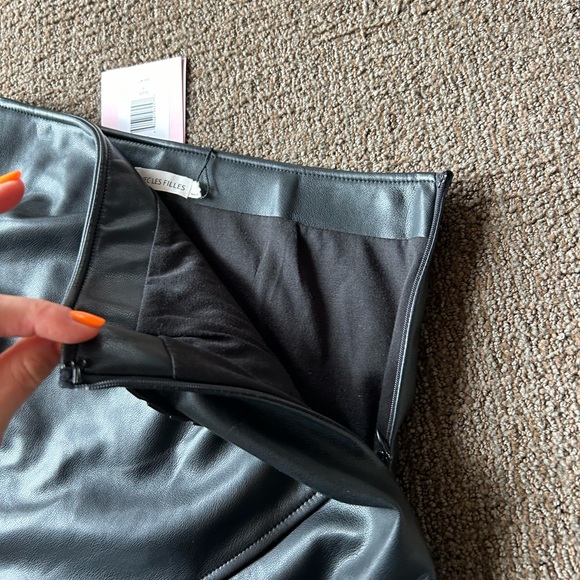 NWT Avec Les Filles Faux Leather Side Wrap Mini Skirt - Picture 7 of 12
